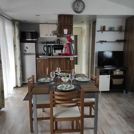 Mobil-home Spacieux, Au Calme, Proche Mimizan *